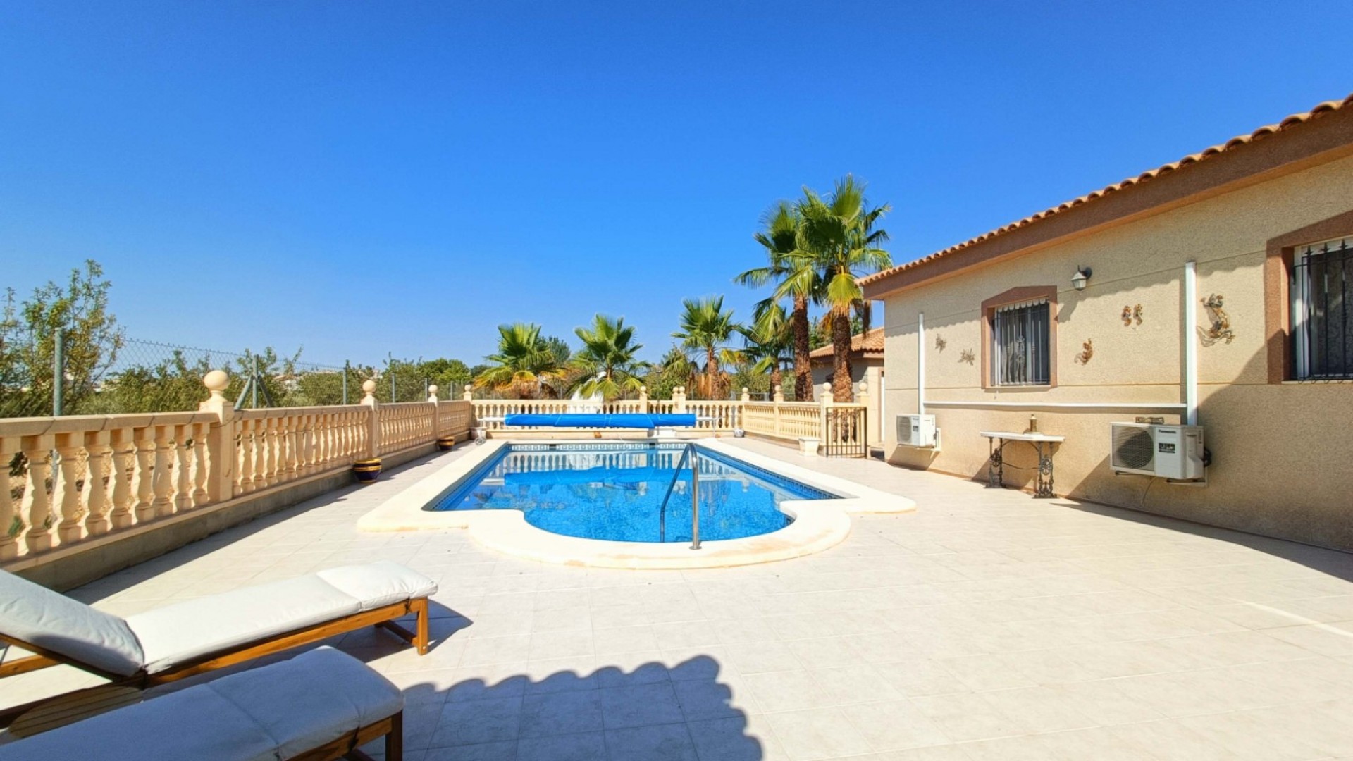 Venta - Chalet Independiente -
Macisvenda