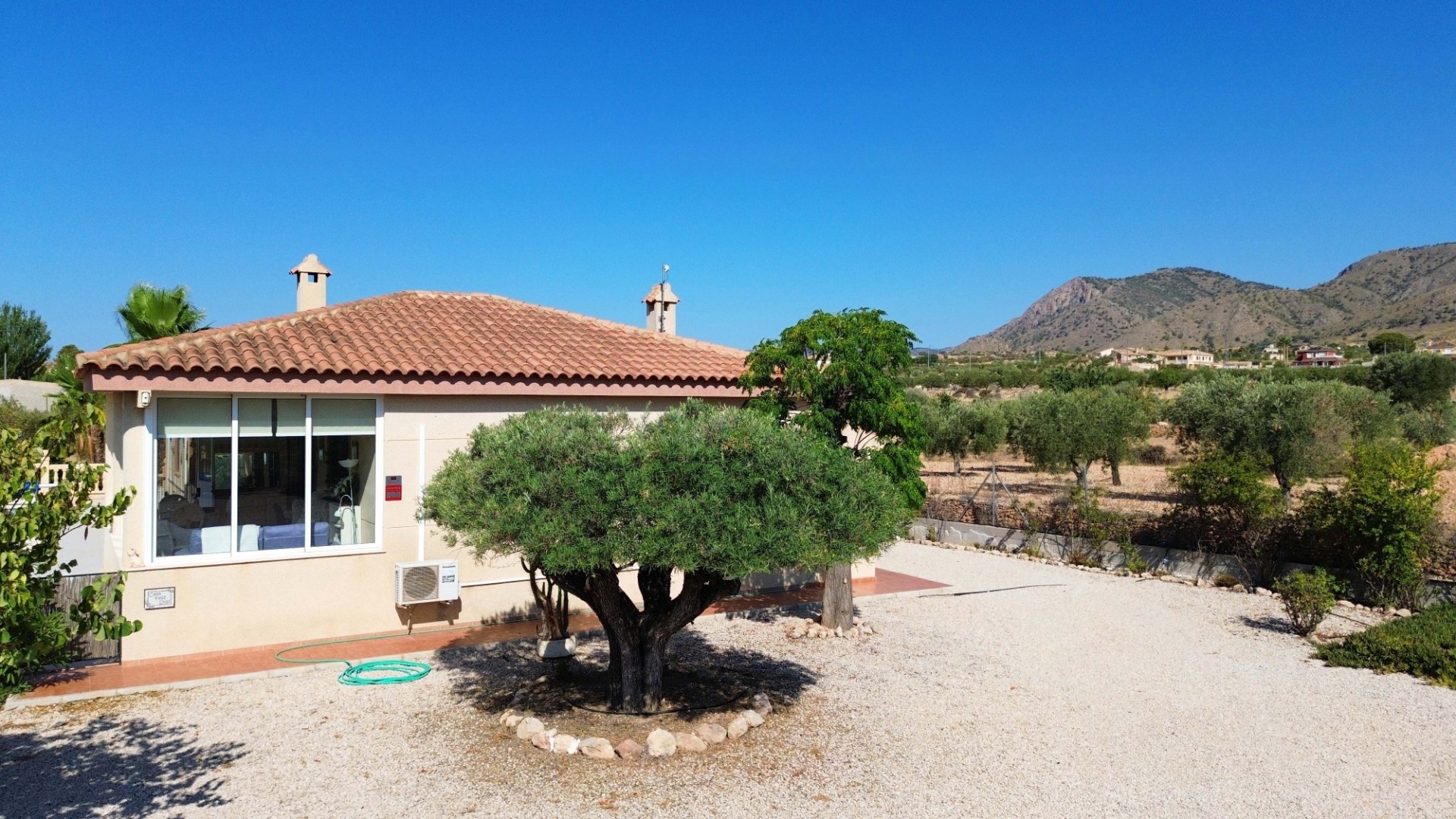 Venta - Chalet Independiente -
Macisvenda