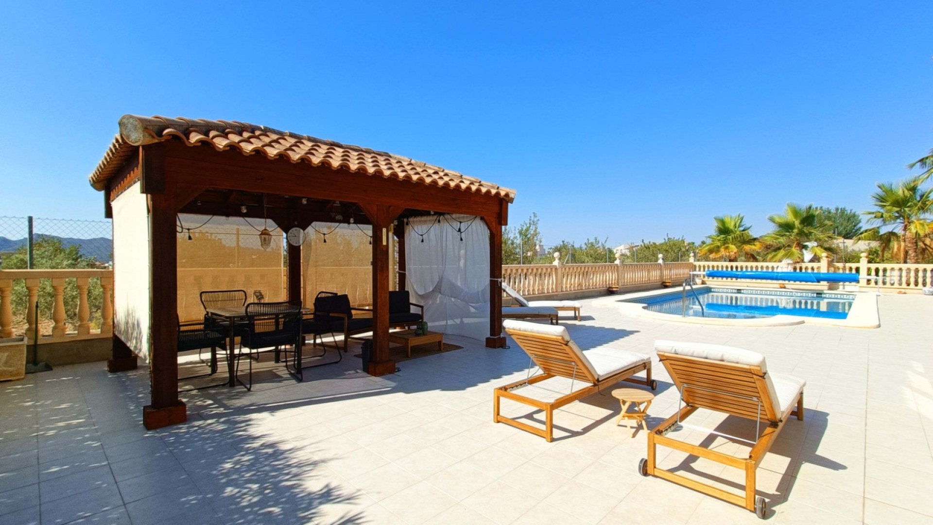 Venta - Chalet Independiente -
Macisvenda