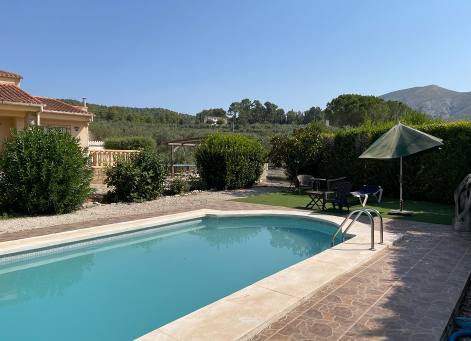 Venta - Chalet Independiente -
Millena