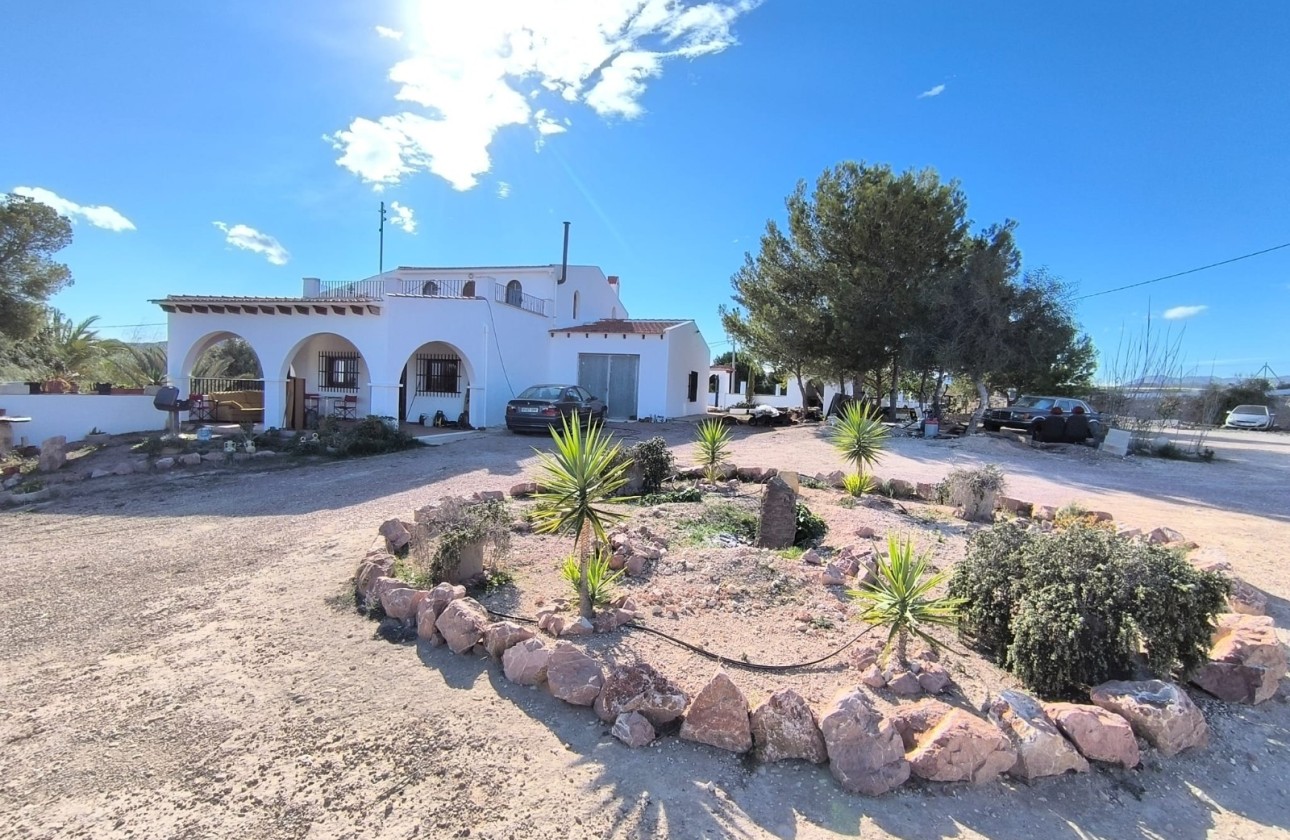 Venta - Chalet Independiente -
Novelda - Inland