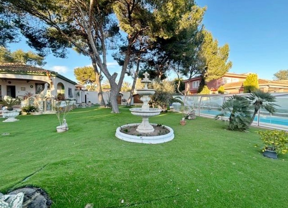 Venta - Chalet Independiente -
Orihuela Costa - Altos de Campoamor