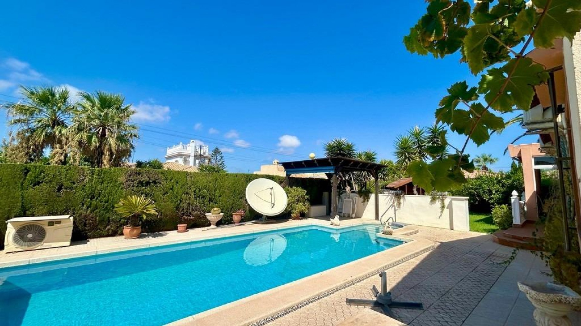 Venta - Chalet Independiente -
Orihuela Costa - Cabo Roig