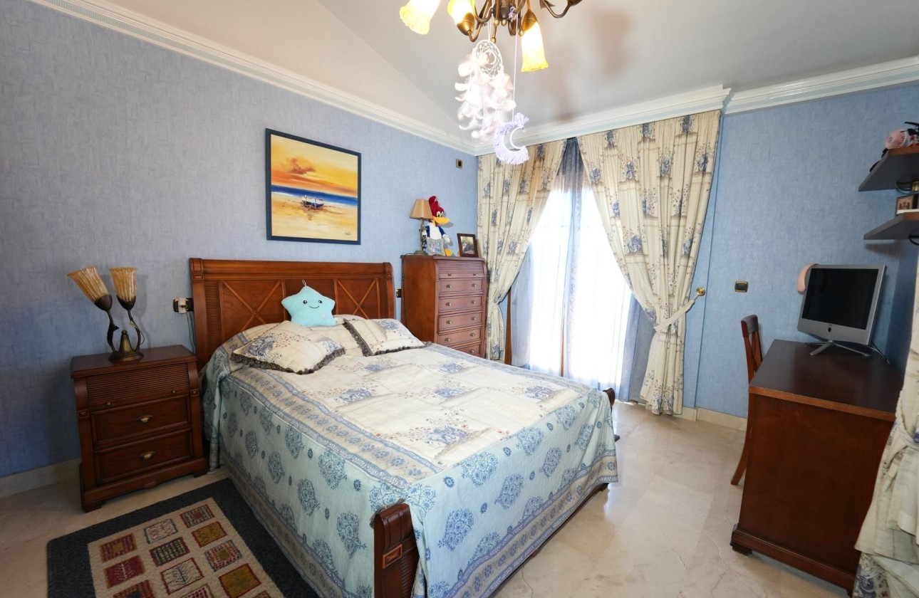 Venta - Chalet Independiente -
Orihuela Costa - Campoamor