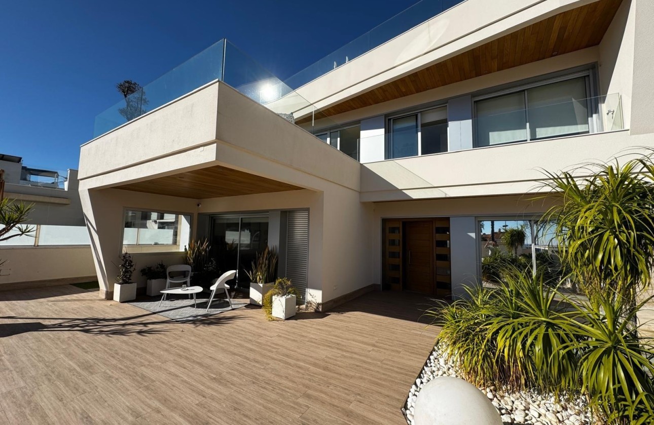 Venta - Chalet Independiente -
Orihuela Costa - Campoamor