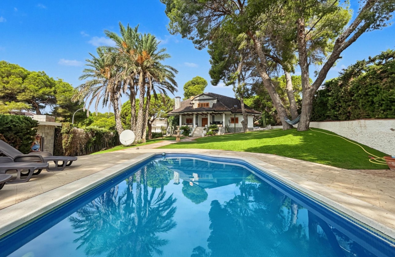 Venta - Chalet Independiente -
Orihuela Costa - Campoamor