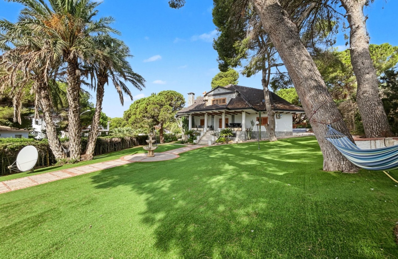 Venta - Chalet Independiente -
Orihuela Costa - Campoamor