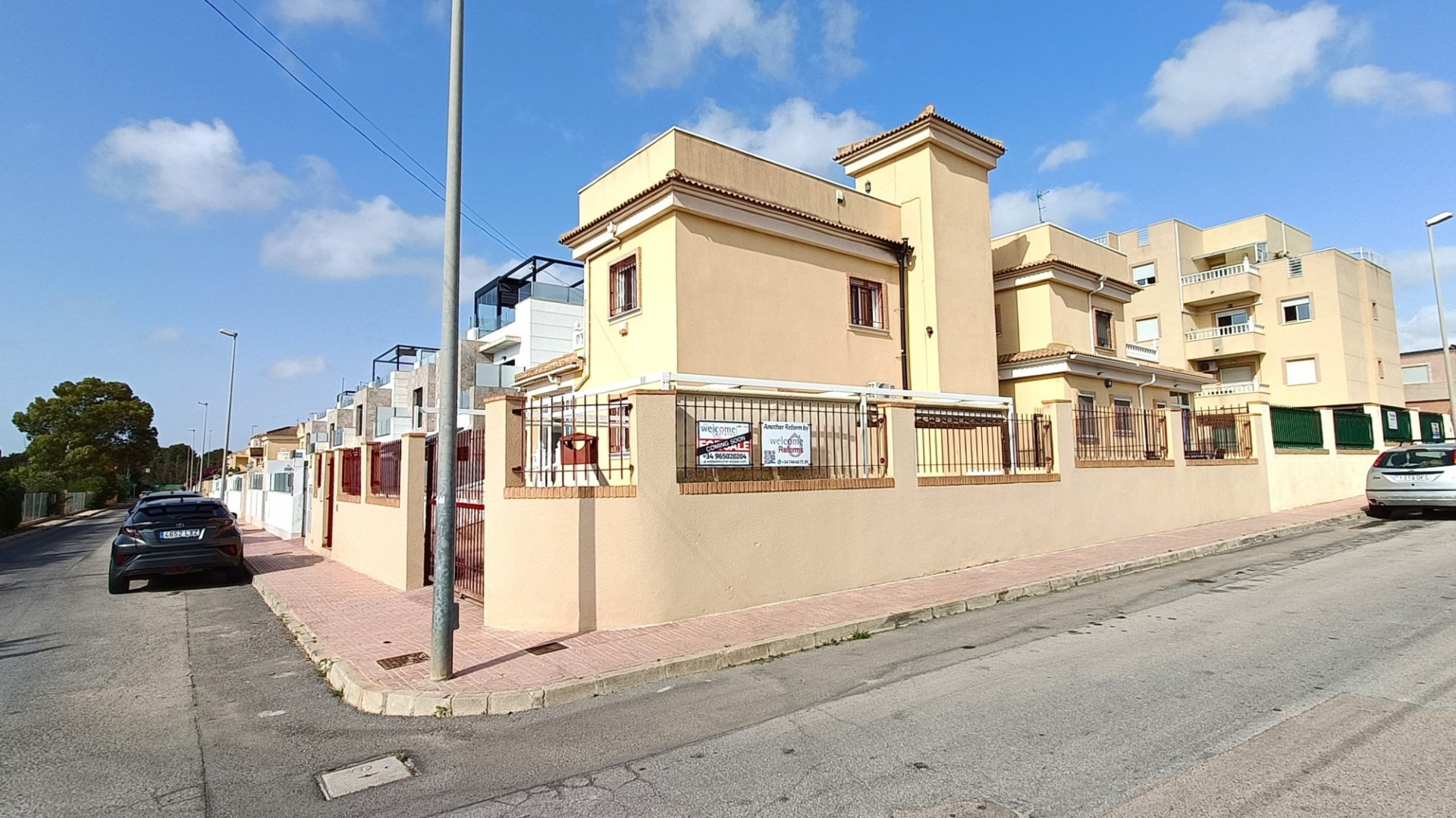 Venta - Chalet Independiente -
Orihuela Costa - Castillo de Don Juan
