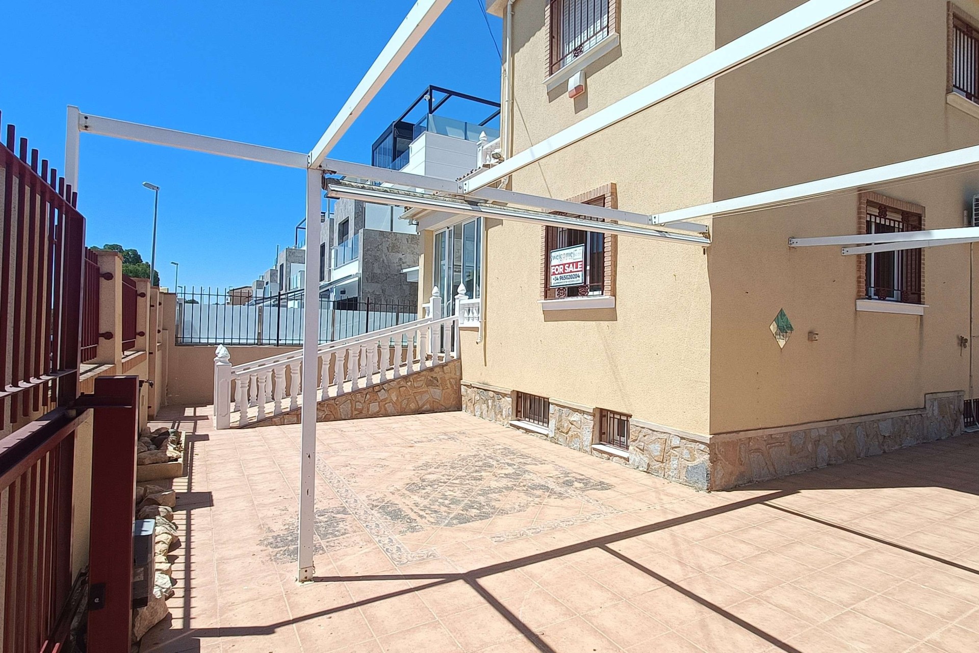 Venta - Chalet Independiente -
Orihuela Costa - Castillo de Don Juan