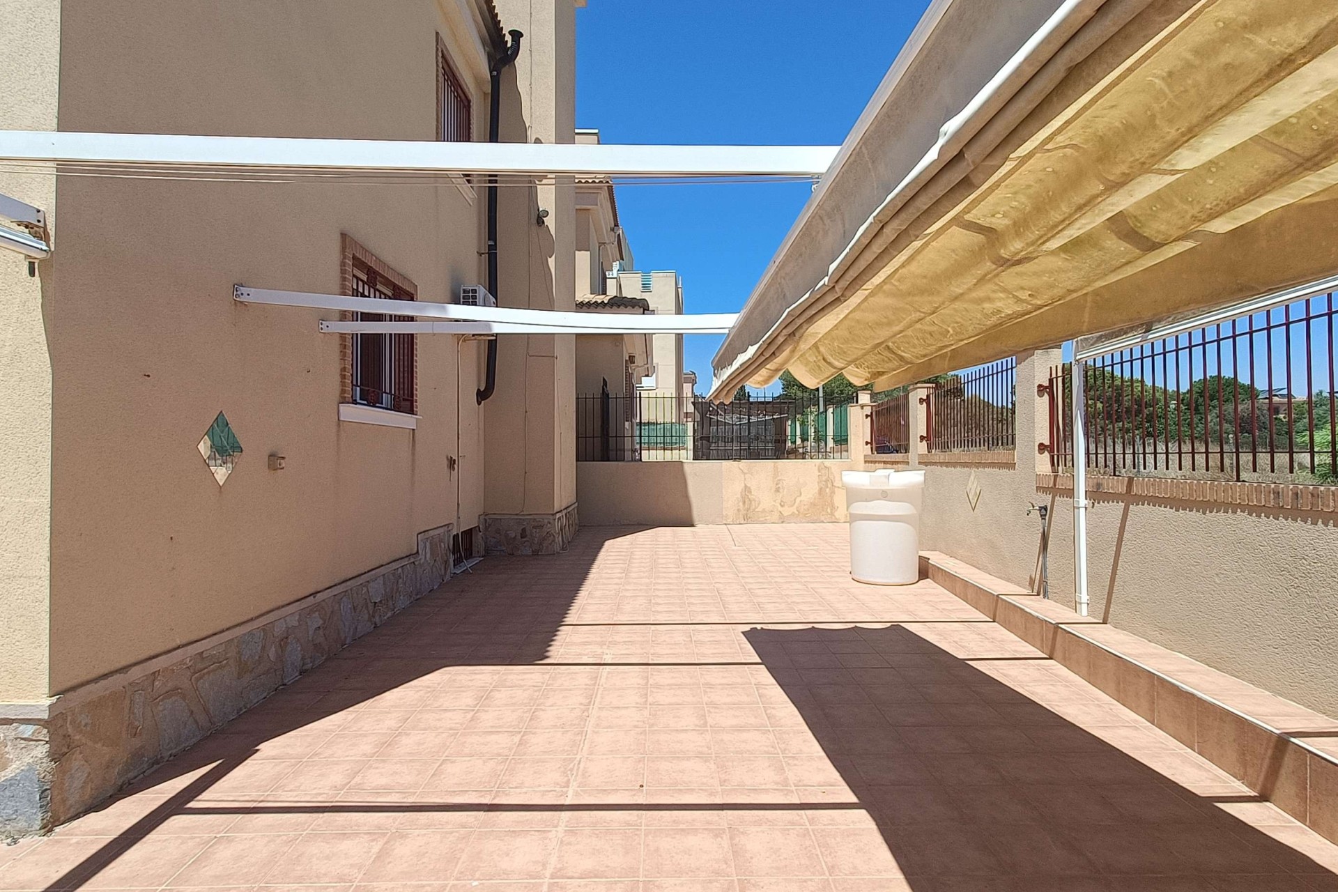 Venta - Chalet Independiente -
Orihuela Costa - Castillo de Don Juan