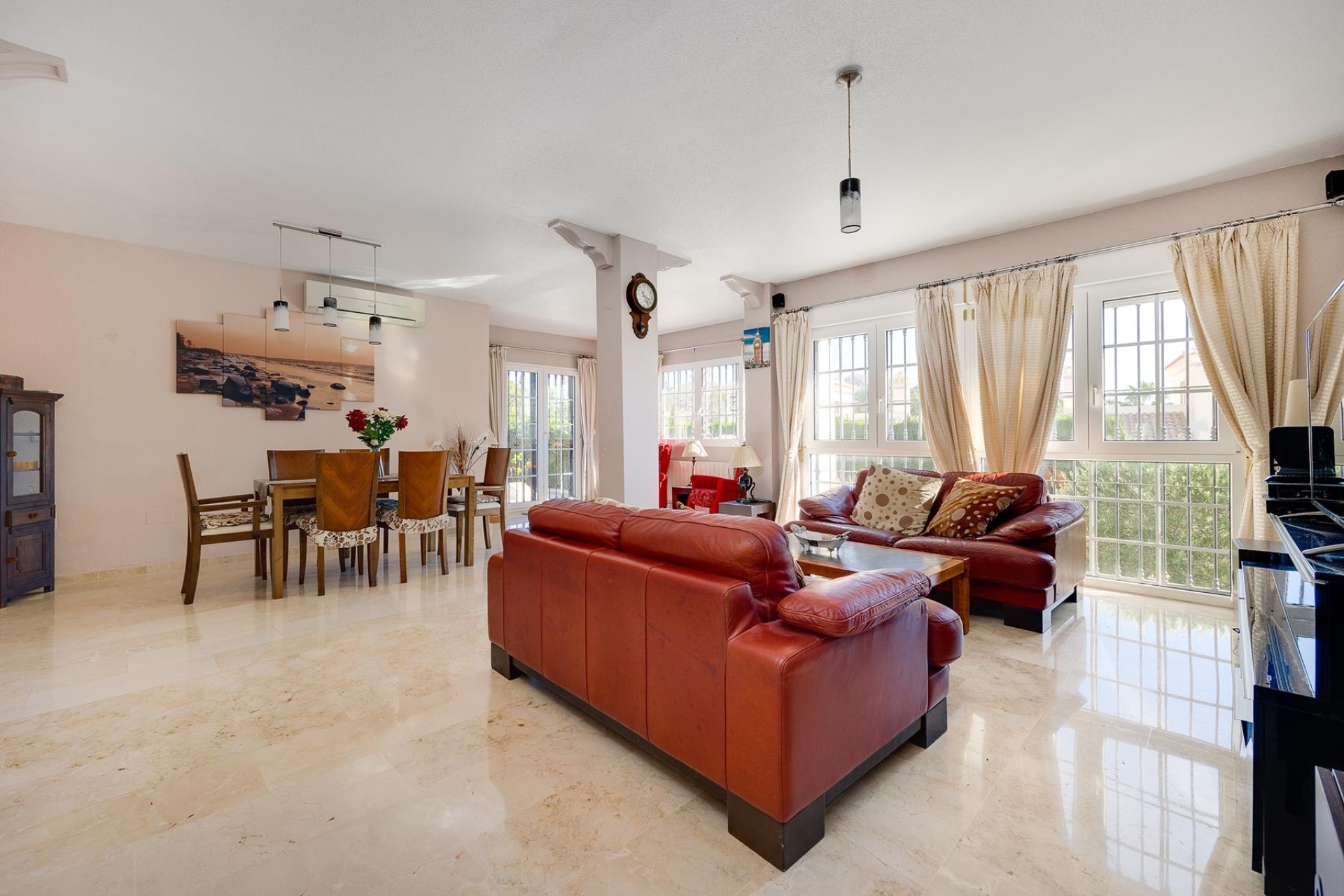 Venta - Chalet Independiente -
Orihuela Costa - Costa Blanca