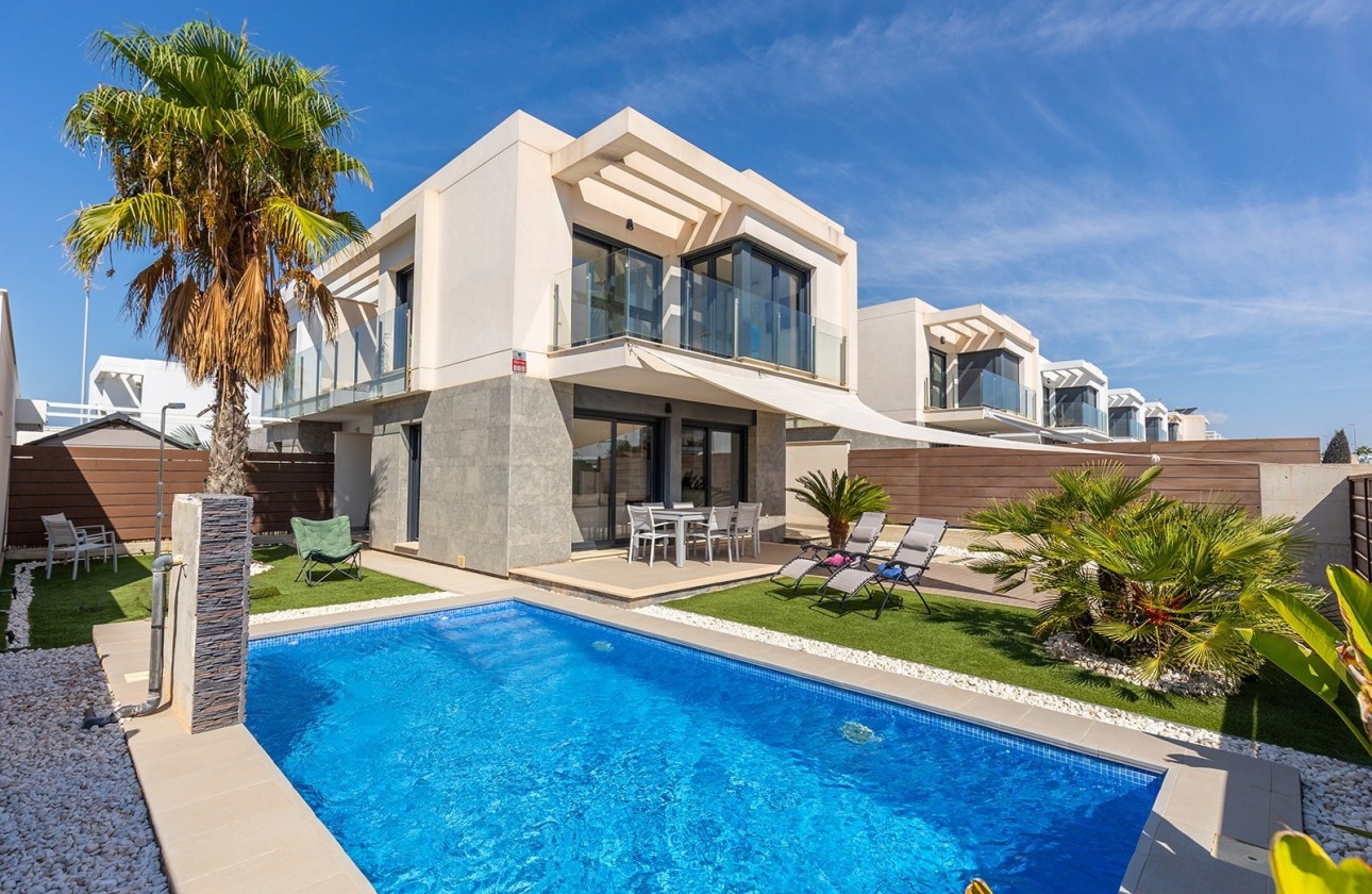 Venta - Chalet Independiente -
Orihuela Costa - Entre Naranjos - Vistabella Golf