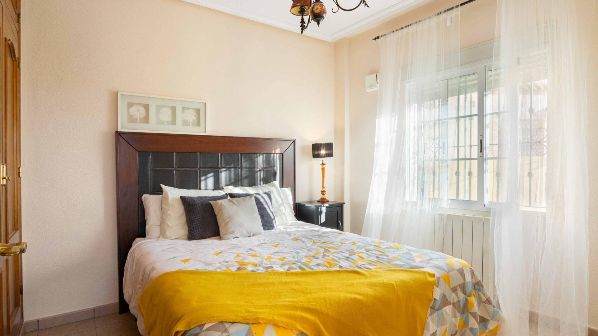 Venta - Chalet Independiente -
Orihuela Costa - La Florida