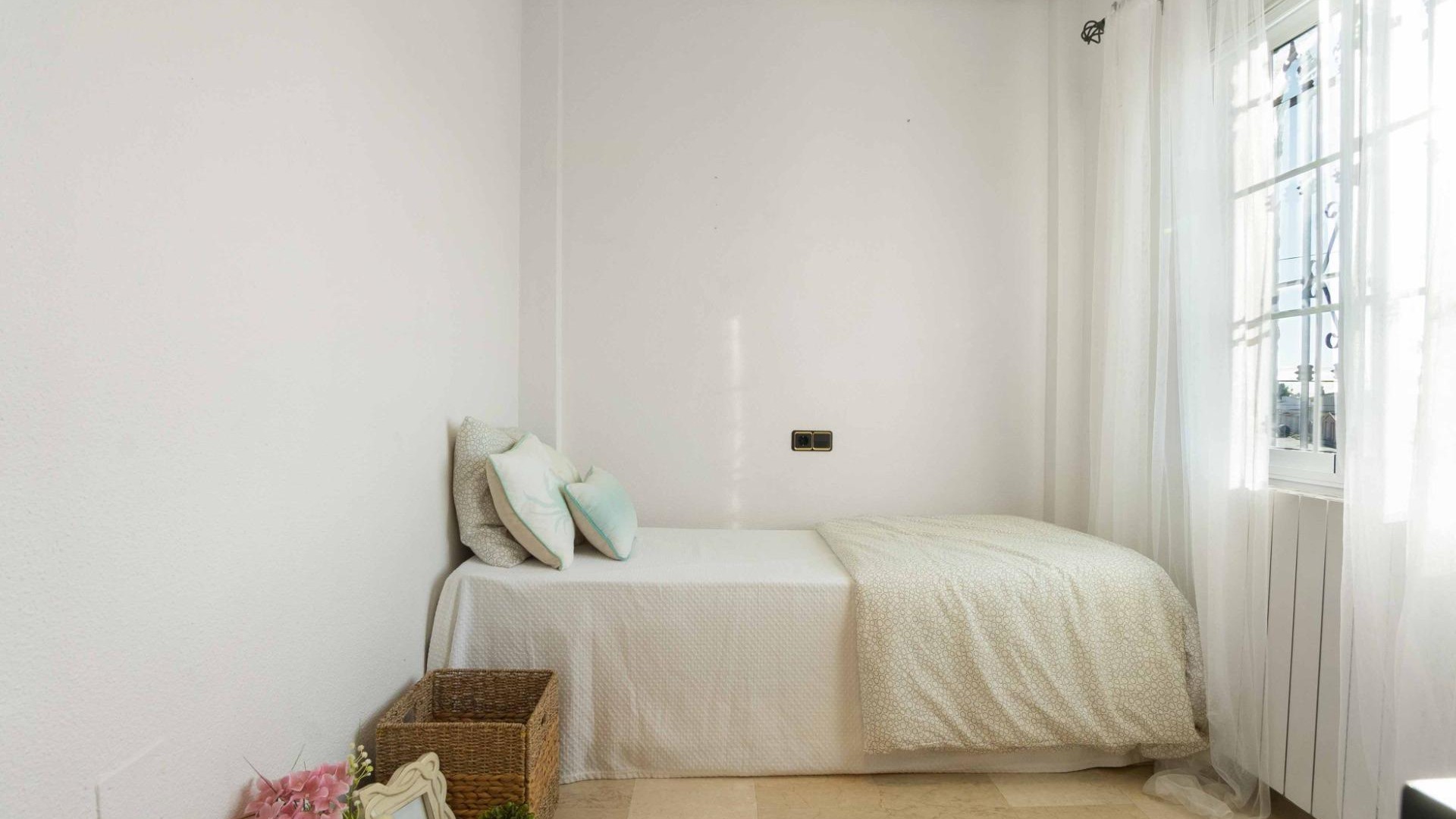 Venta - Chalet Independiente -
Orihuela Costa - La Florida