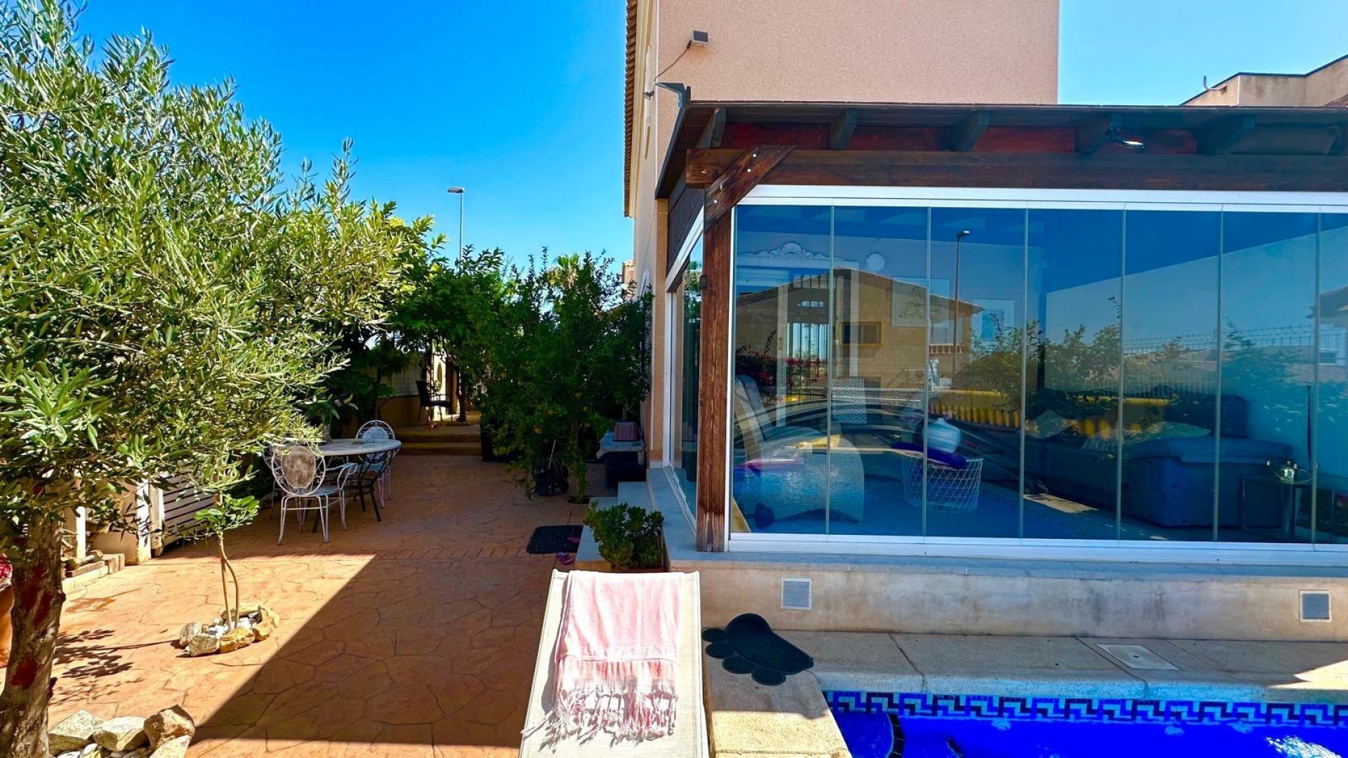 Venta - Chalet Independiente -
Orihuela Costa - La Regia