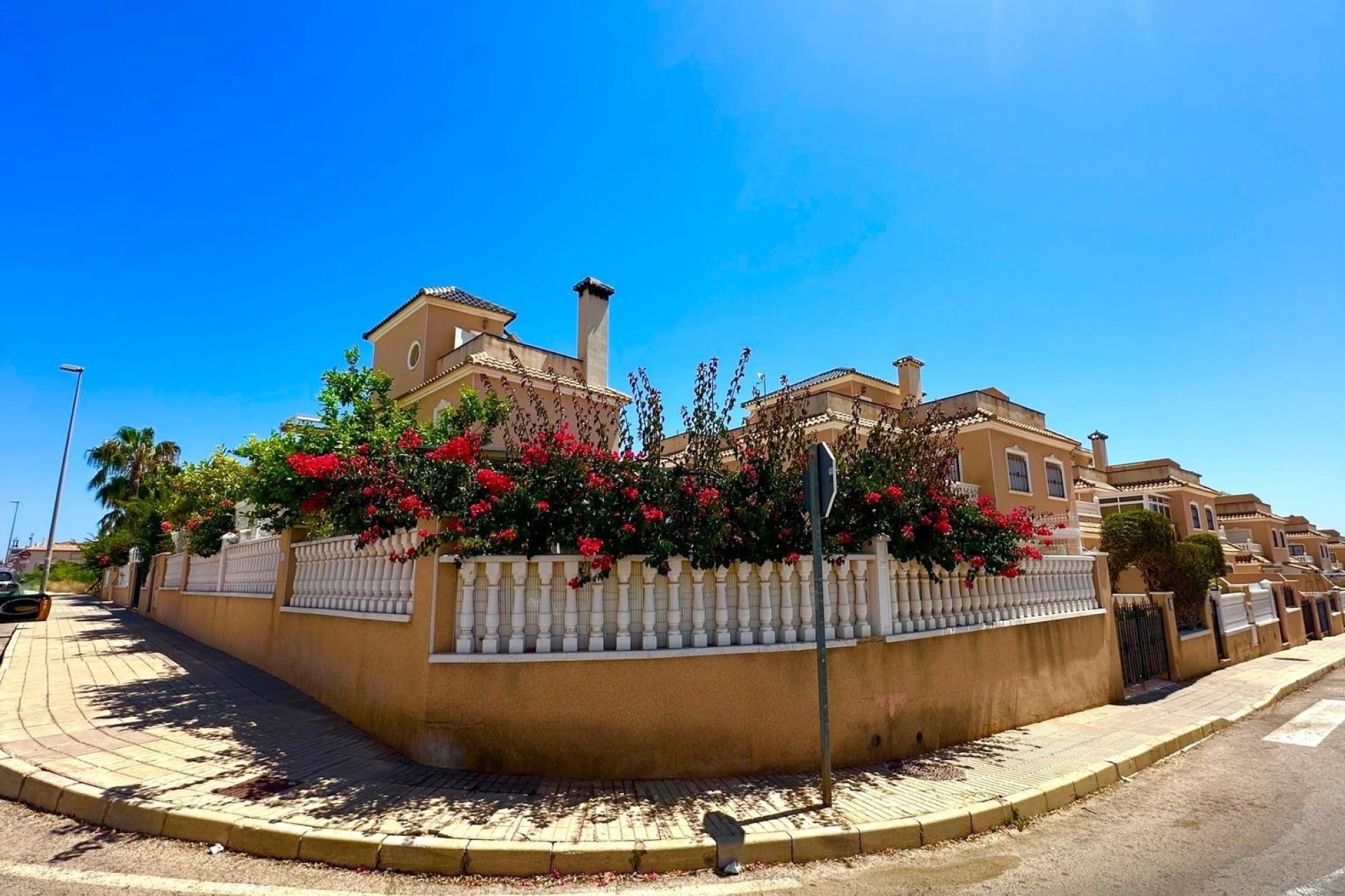 Venta - Chalet Independiente -
Orihuela Costa - La Regia
