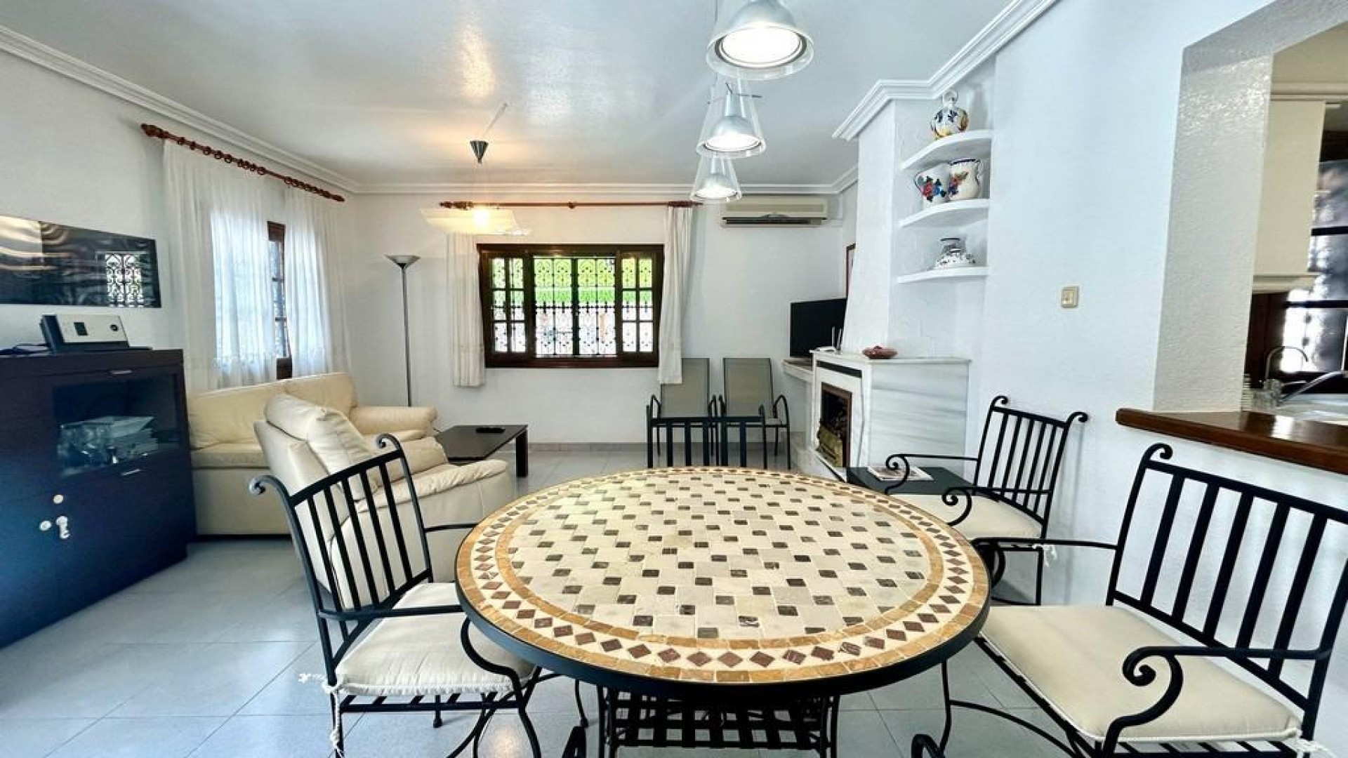 Venta - Chalet Independiente -
Orihuela Costa - La Zenia