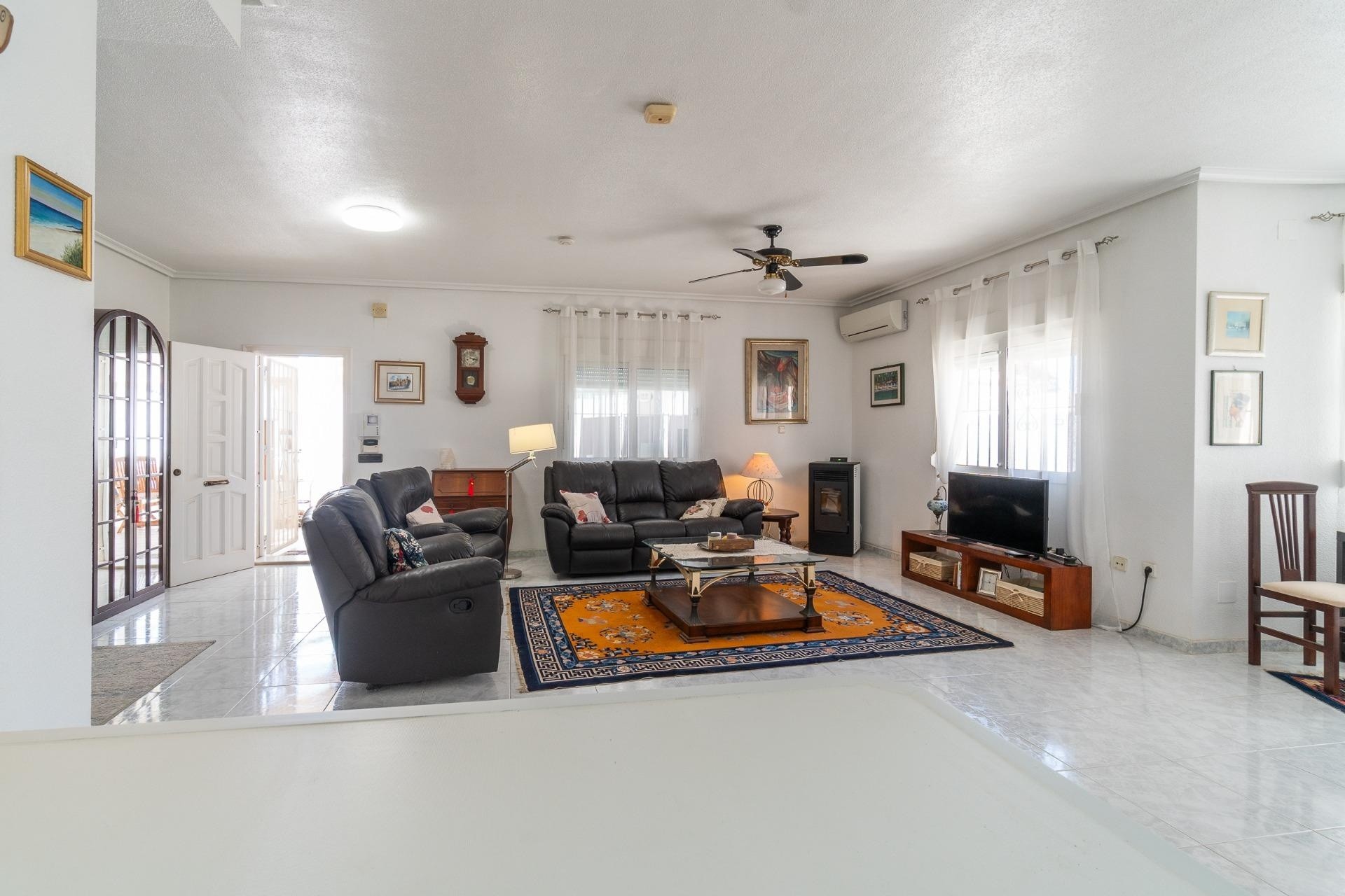 Venta - Chalet Independiente -
Orihuela Costa - La Zenia