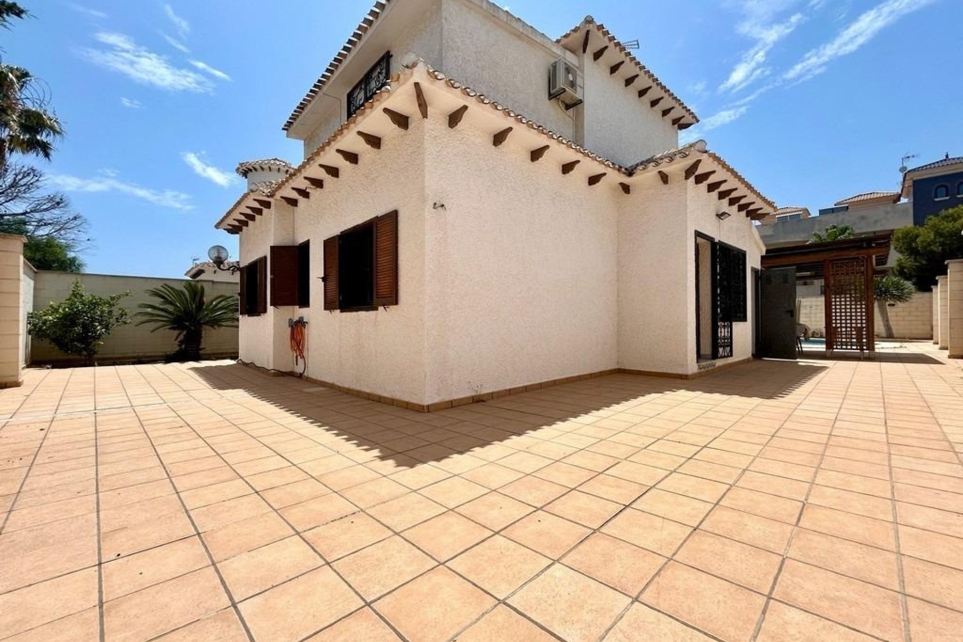 Venta - Chalet Independiente -
Orihuela Costa - La Zenia