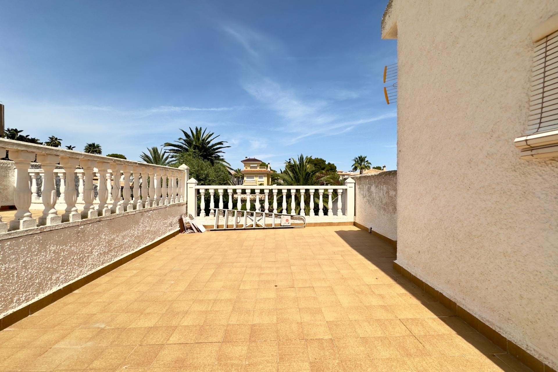 Venta - Chalet Independiente -
Orihuela Costa - La Zenia