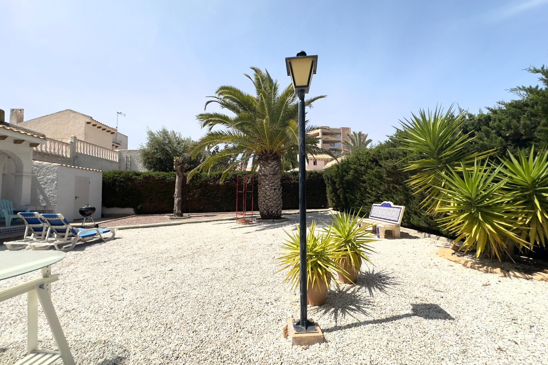 Venta - Chalet Independiente -
Orihuela Costa - La Zenia