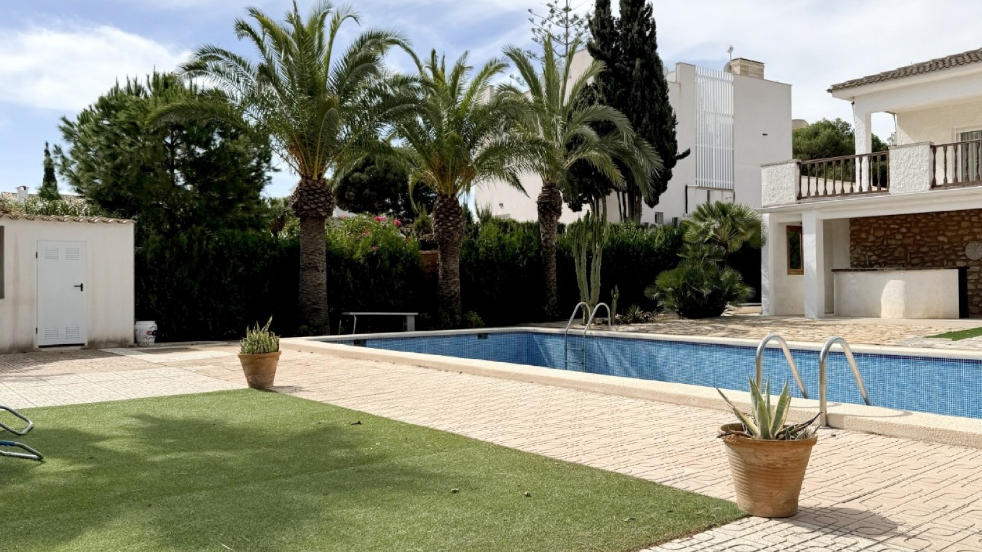 Venta - Chalet Independiente -
Orihuela Costa - La Zenia