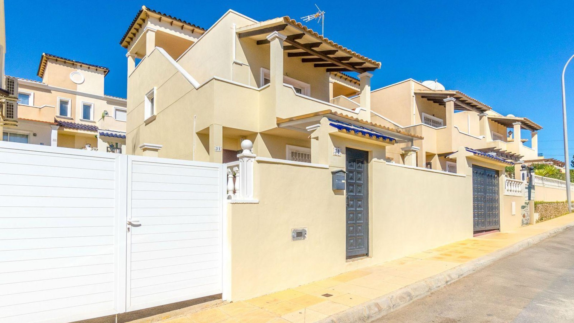Venta - Chalet Independiente -
Orihuela Costa - Las Filipinas