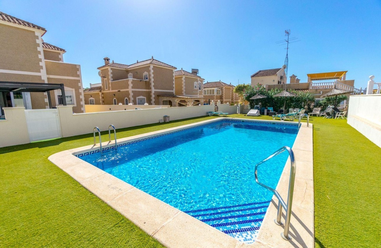 Venta - Chalet Independiente -
Orihuela Costa - Las Filipinas
