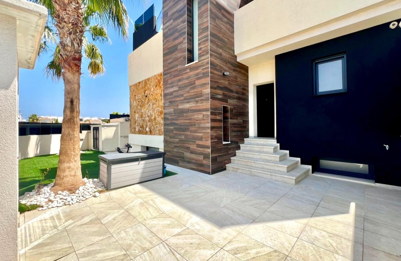 Venta - Chalet Independiente -
Orihuela Costa - Lomas de Cabo Roig