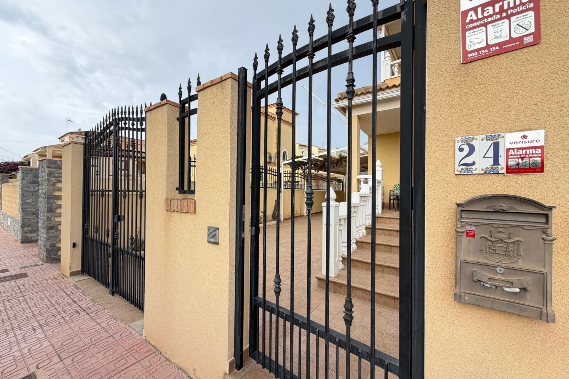 Venta - Chalet Independiente -
Orihuela Costa - Lomas De Don Juan