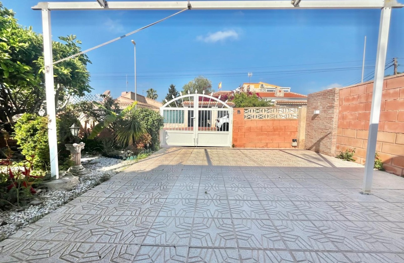 Venta - Chalet Independiente -
Orihuela Costa - Los Almendros-la Florida