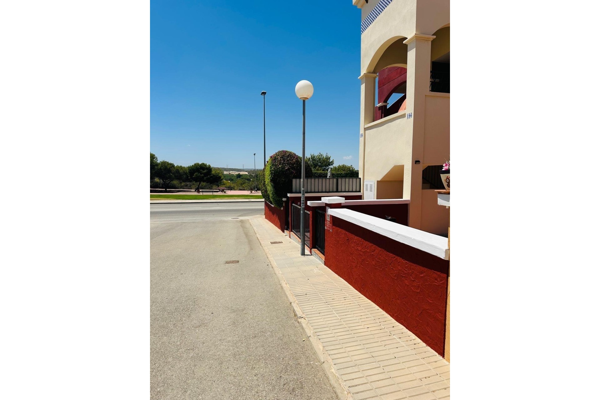 Venta - Chalet Independiente -
Orihuela Costa - Los Altos