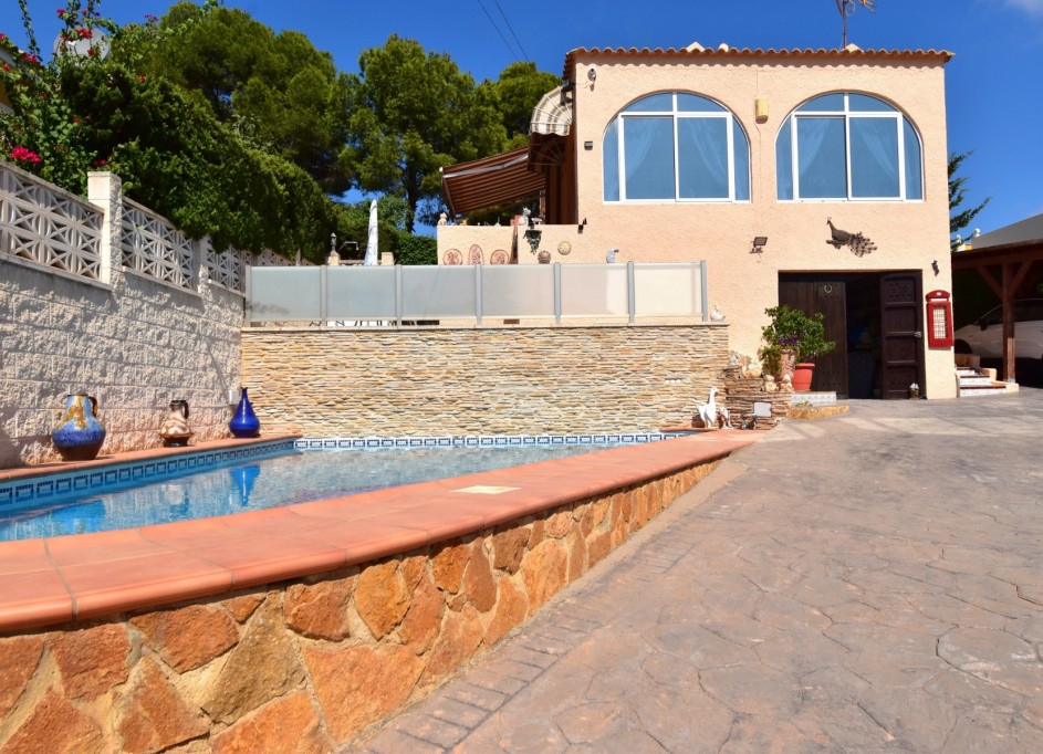 Venta - Chalet Independiente -
Orihuela Costa - Los Balcones