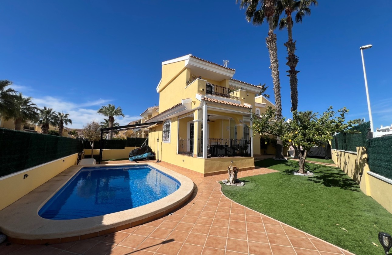 Venta - Chalet Independiente -
Orihuela Costa - Los Dolses
