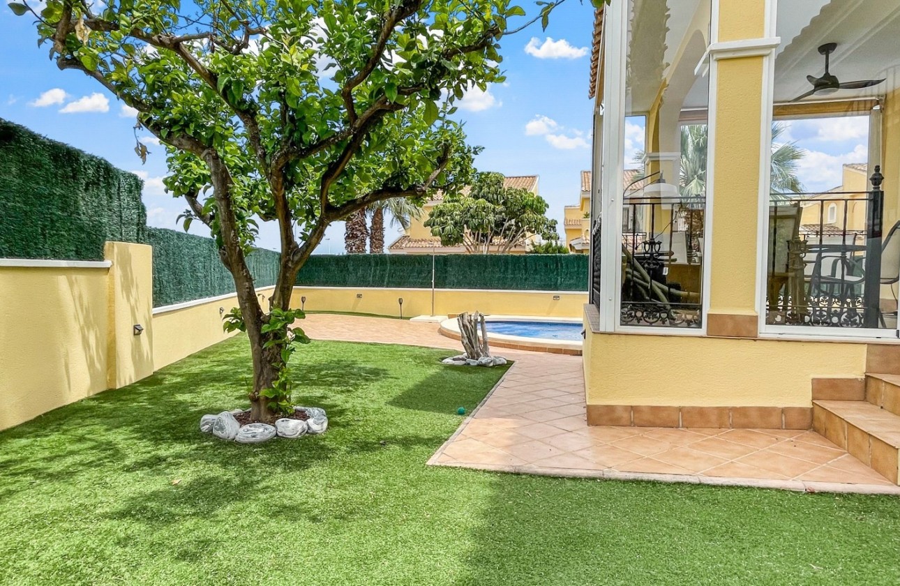 Venta - Chalet Independiente -
Orihuela Costa - Los Dolses