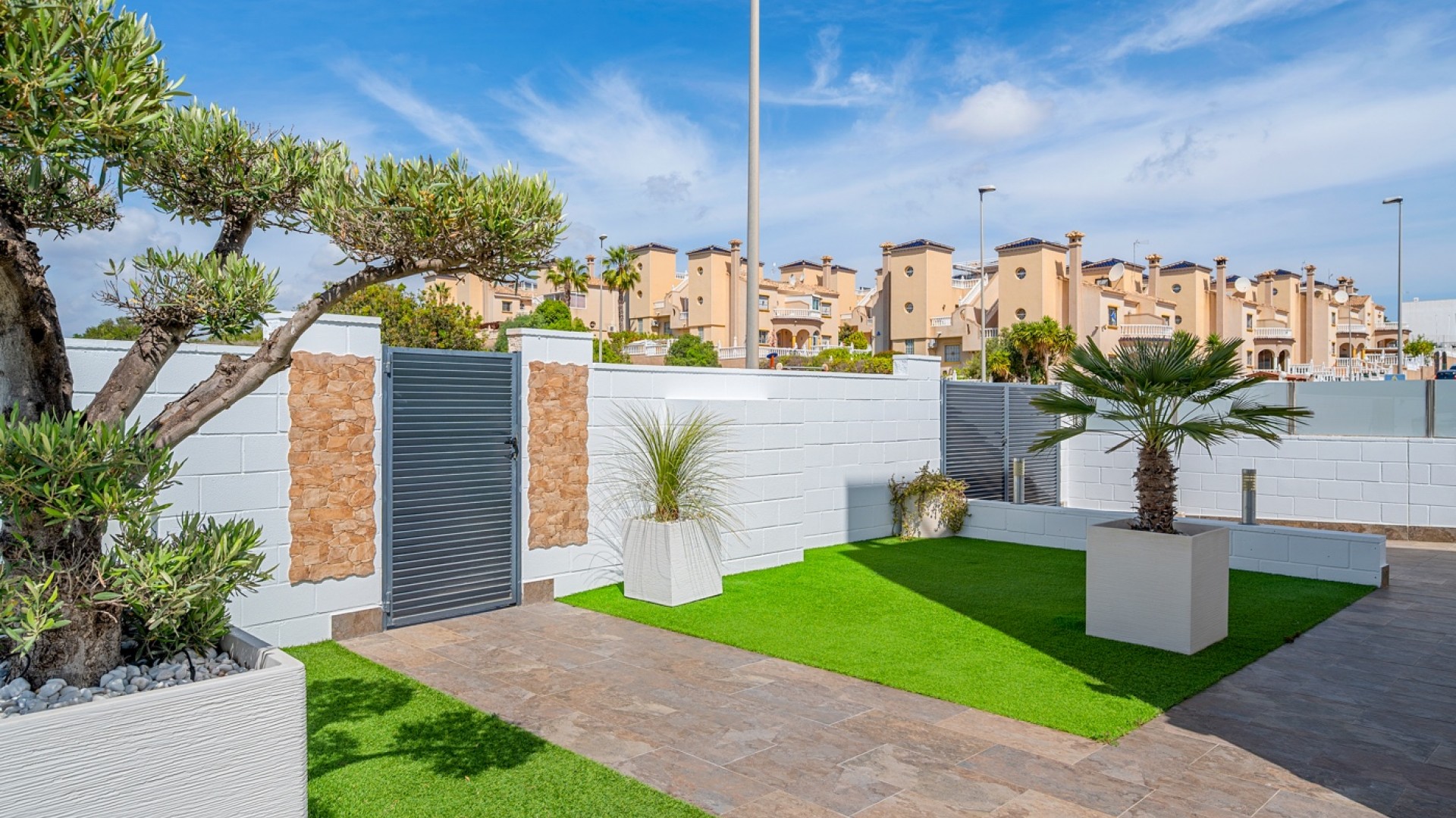 Venta - Chalet Independiente -
Orihuela Costa - Pau 8*