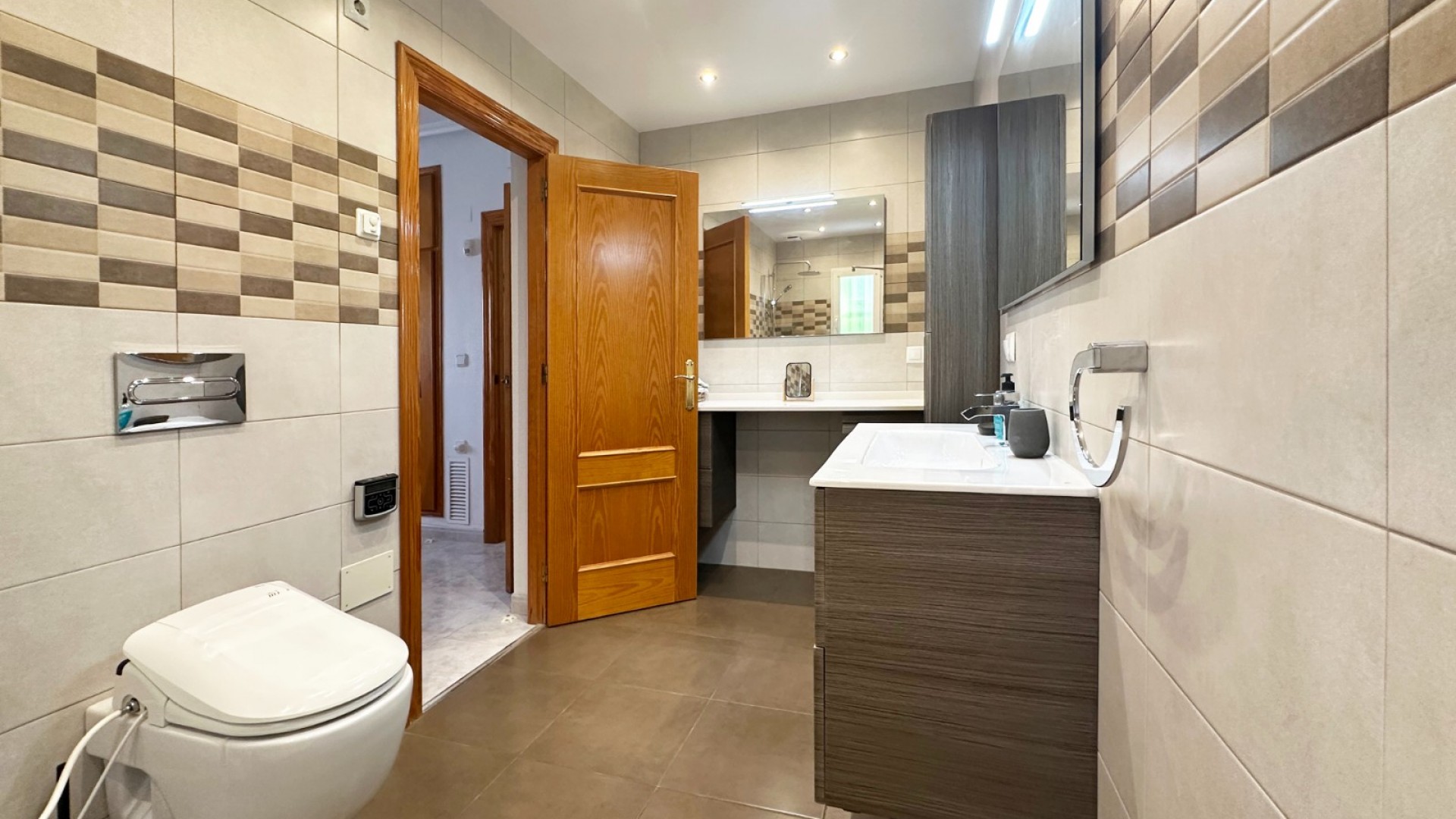 Venta - Chalet Independiente -
Orihuela Costa - Playa Flamenca