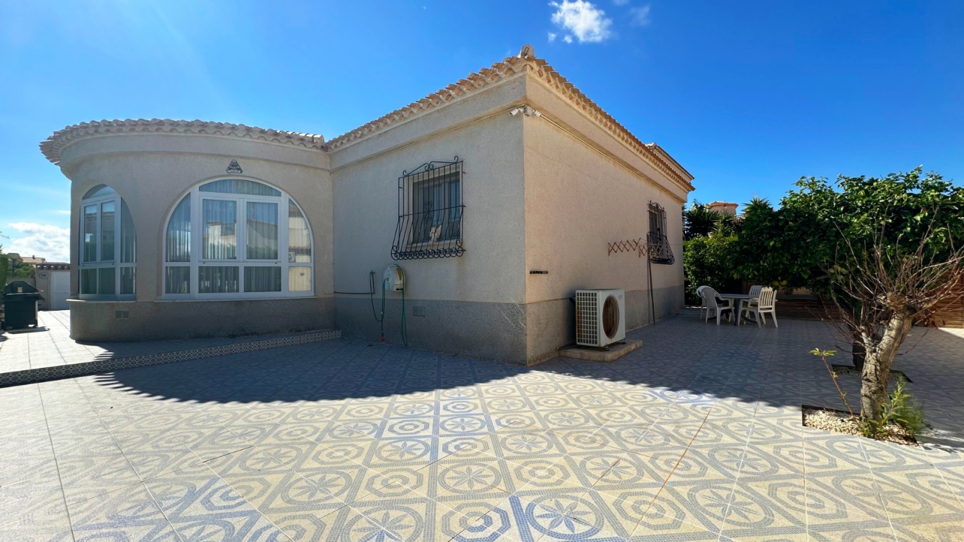 Venta - Chalet Independiente -
Orihuela Costa - Playa Flamenca