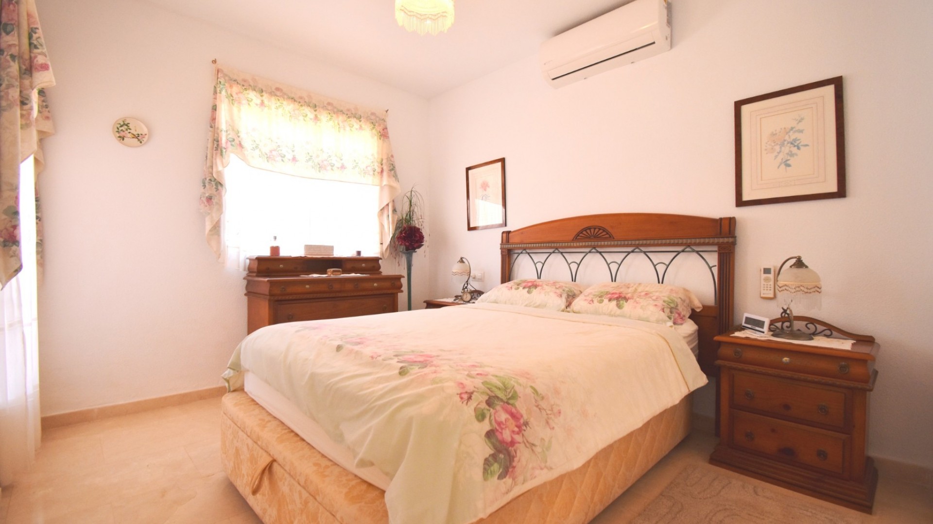 Venta - Chalet Independiente -
Orihuela Costa - Playa Flamenca