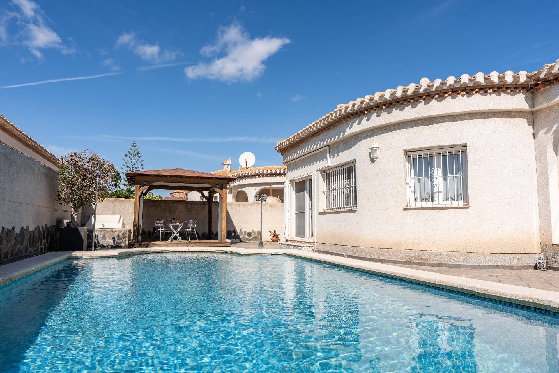 Venta - Chalet Independiente -
Orihuela Costa - Playa Flamenca