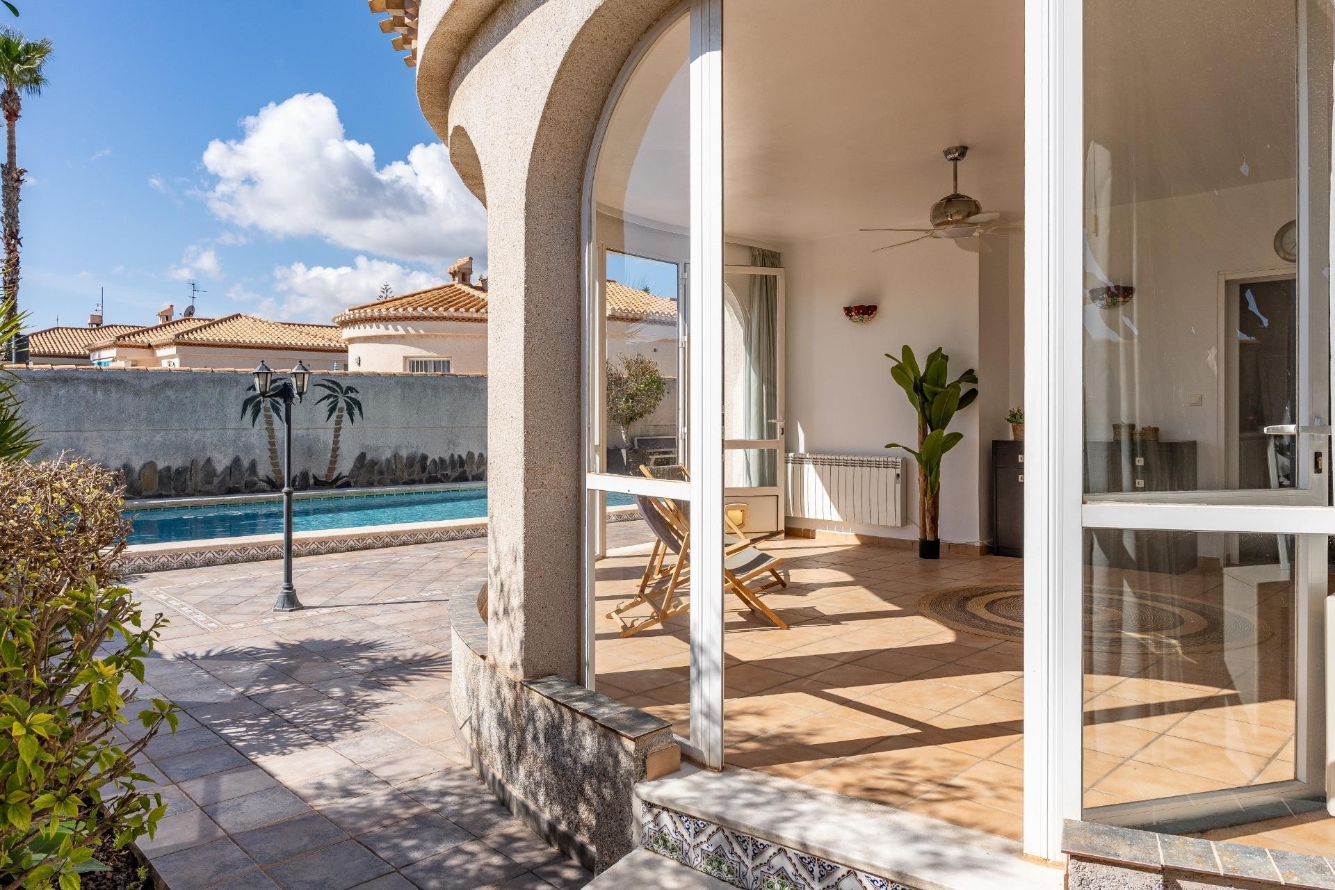 Venta - Chalet Independiente -
Orihuela Costa - Playa Flamenca