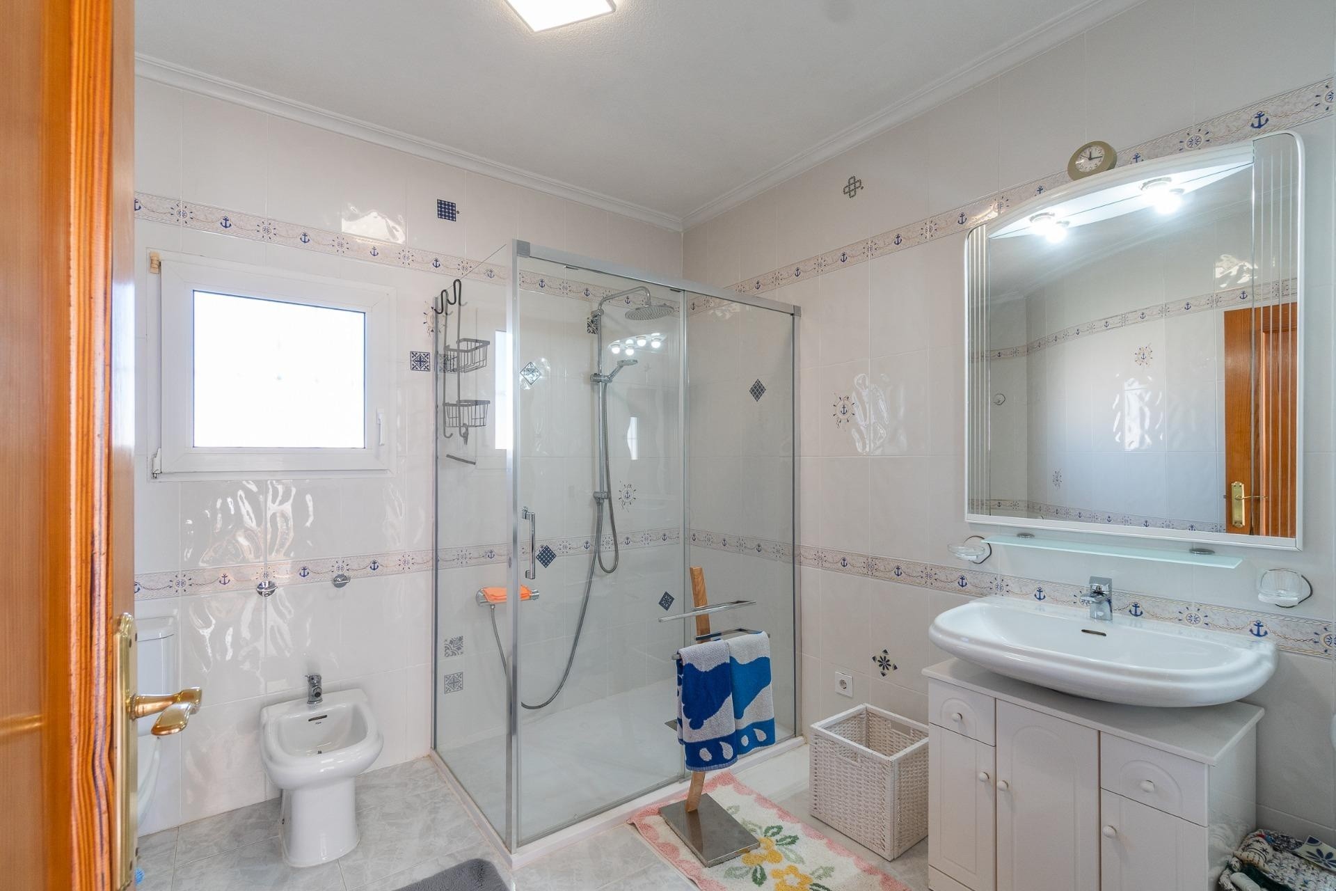 Venta - Chalet Independiente -
Orihuela Costa - Playa Flamenca