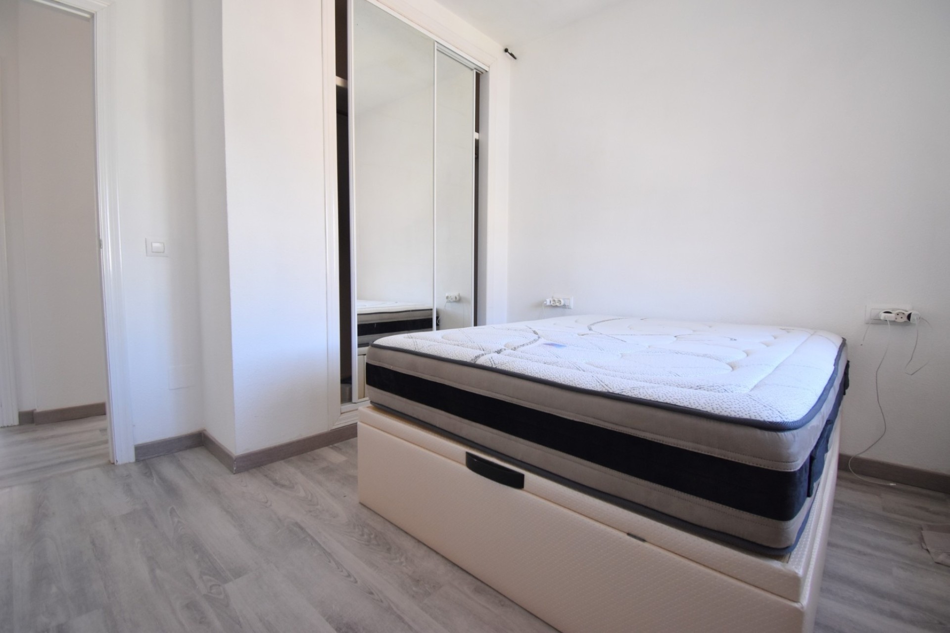 Venta - Chalet Independiente -
Orihuela Costa - Playa Flamenca