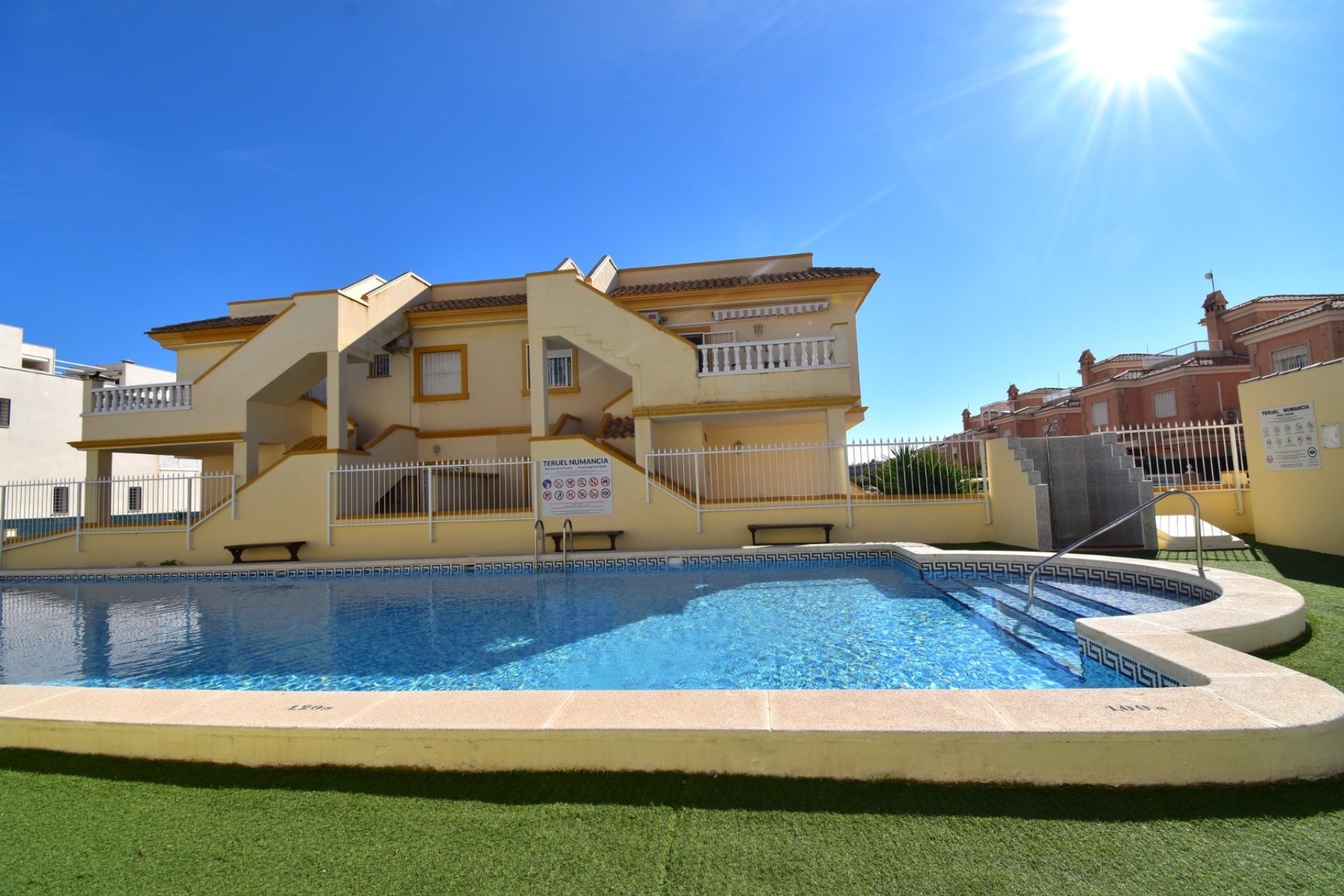 Venta - Chalet Independiente -
Orihuela Costa - Playa Flamenca