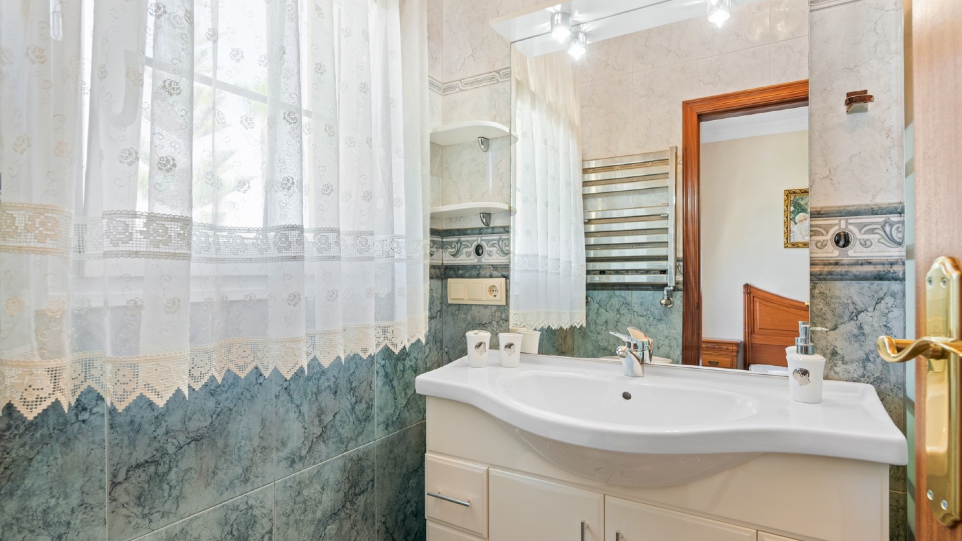 Venta - Chalet Independiente -
Orihuela Costa - Playa Flamenca