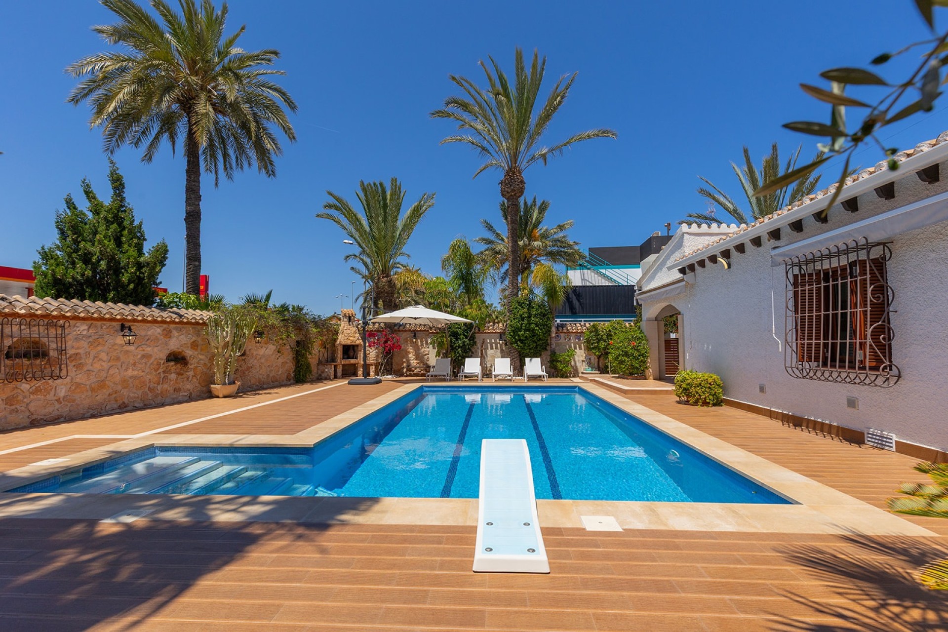 Venta - Chalet Independiente -
Orihuela Costa - Punta Prima