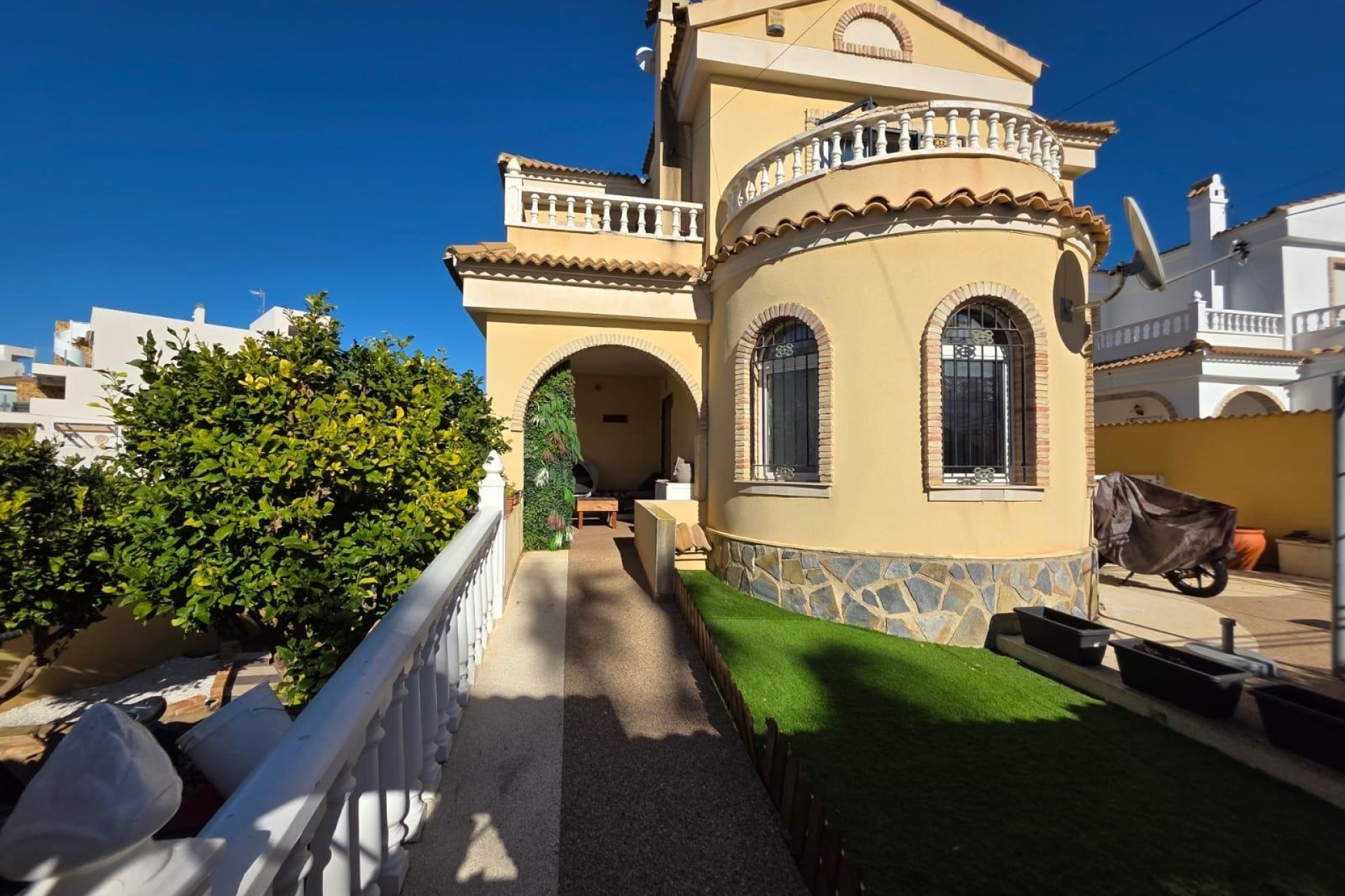 Venta - Chalet Independiente -
Orihuela Costa - Villamartín-Las Filipinas