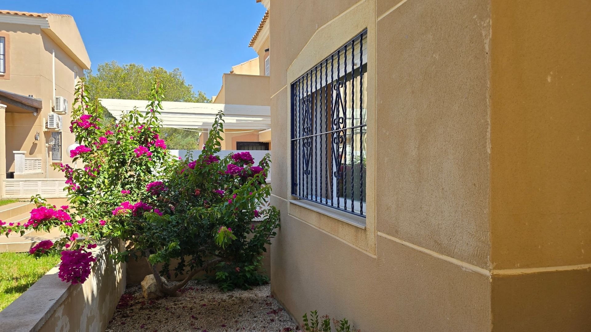 Venta - Chalet Independiente -
Orihuela Costa