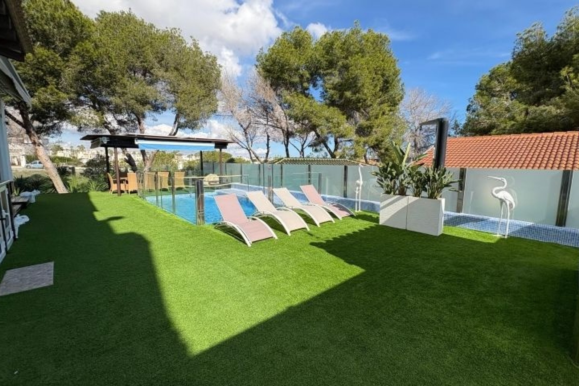Venta - Chalet Independiente -
Orihuela Costa