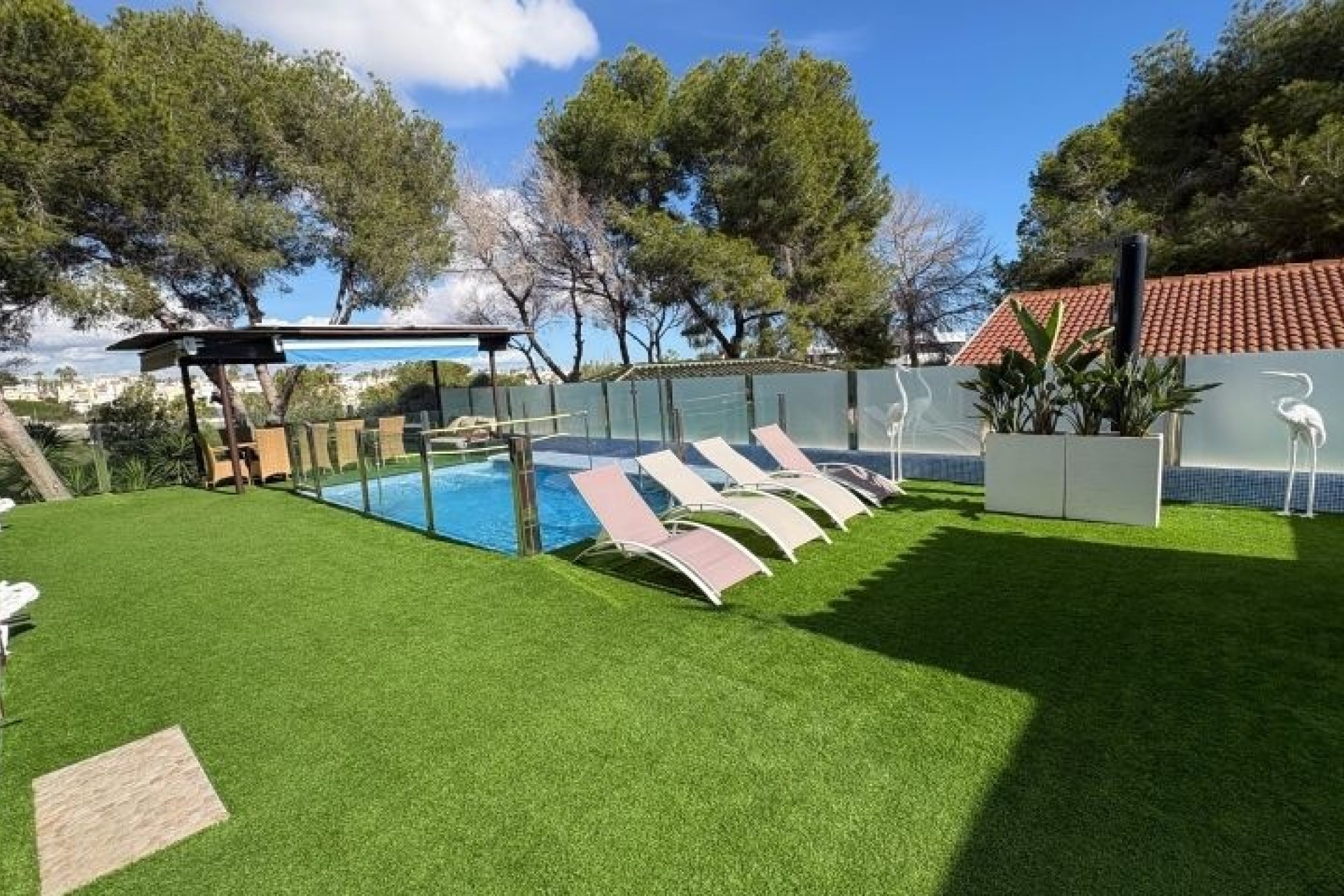 Venta - Chalet Independiente -
Orihuela Costa